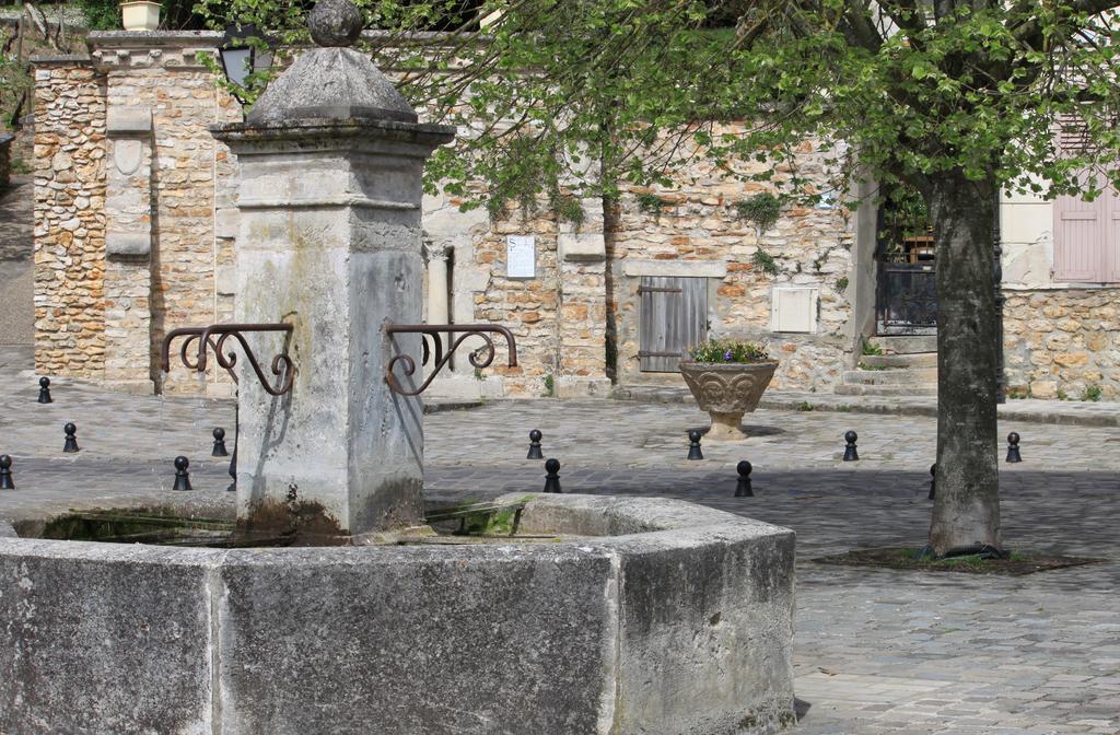 Hostellerie Du Prieure Saint-Prix  Exterior photo