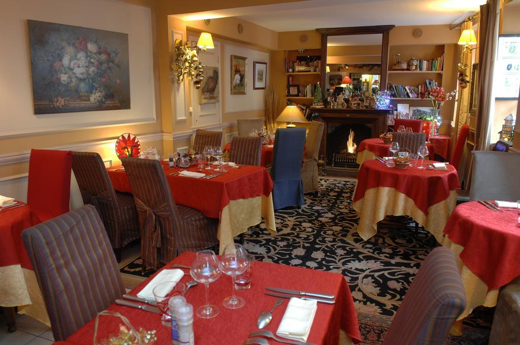 Hostellerie Du Prieure Saint-Prix  Exterior photo