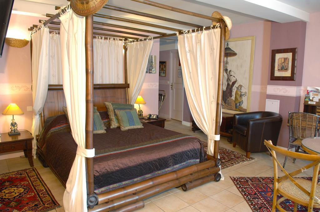 Hostellerie Du Prieure Saint-Prix  Exterior photo