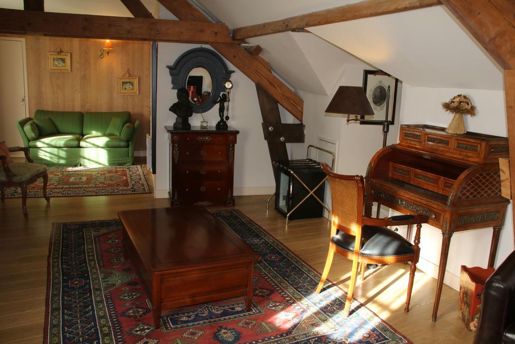 Hostellerie Du Prieure Saint-Prix  Exterior photo