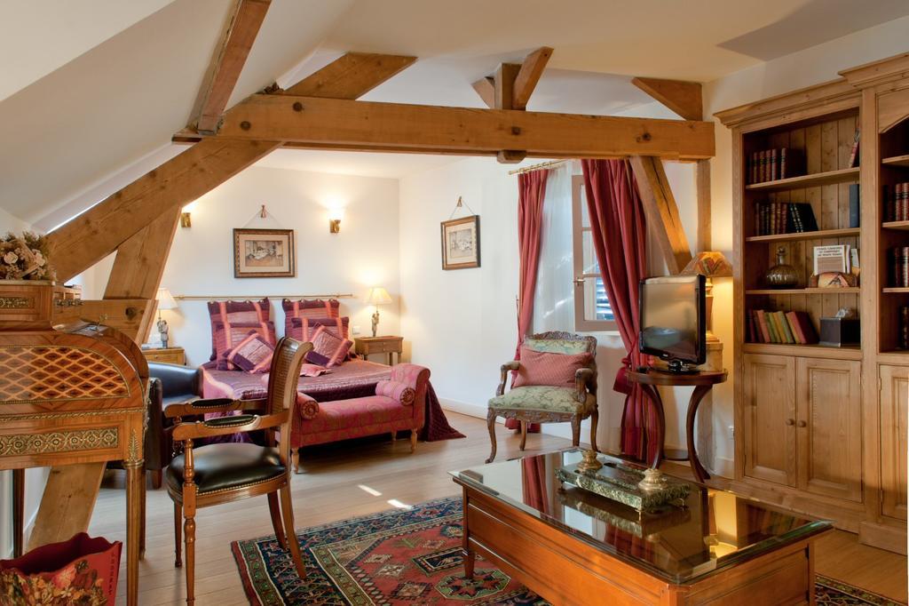 Hostellerie Du Prieure Saint-Prix  Exterior photo