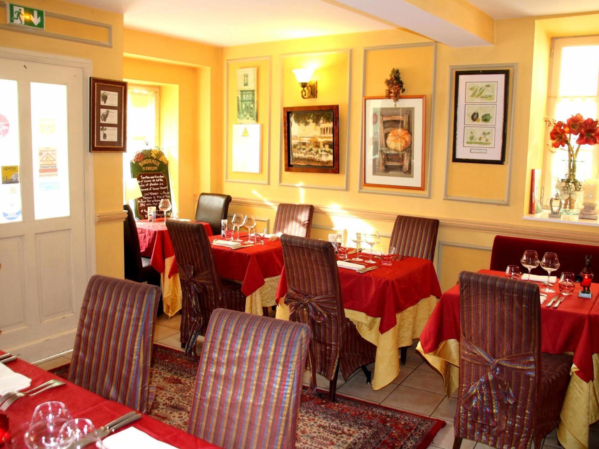 Hostellerie Du Prieure Saint-Prix  Exterior photo