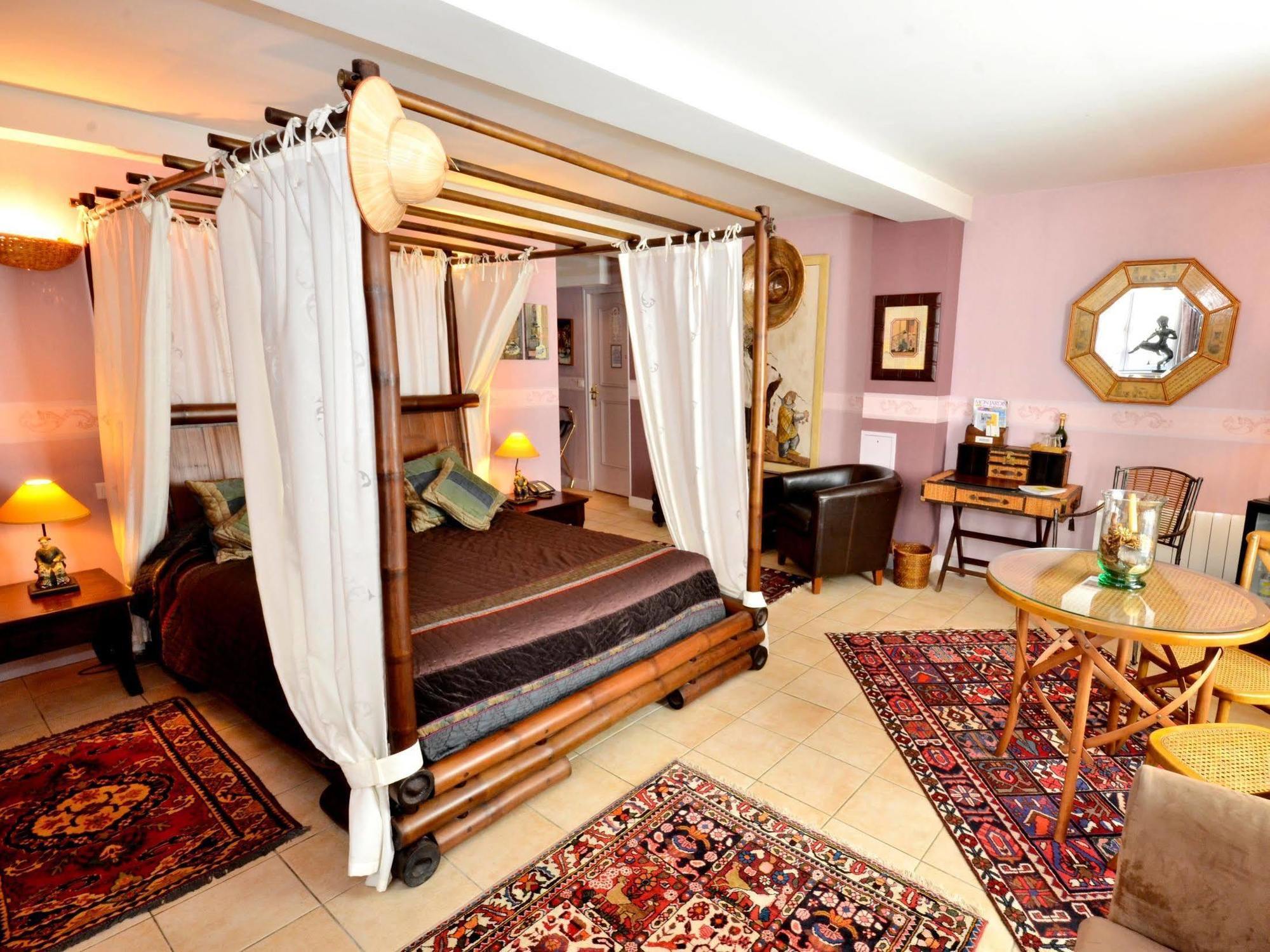 Hostellerie Du Prieure Saint-Prix  Exterior photo