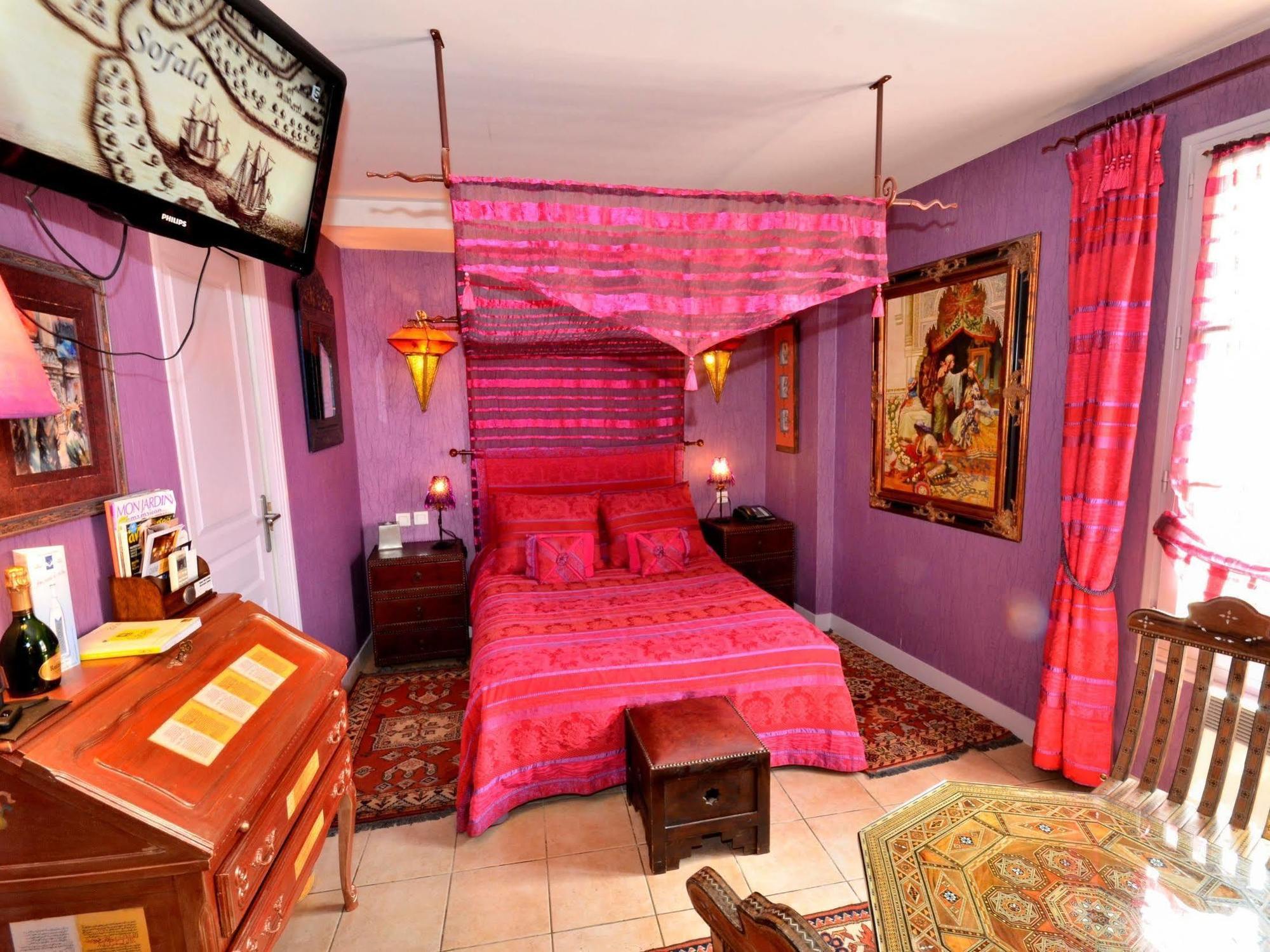Hostellerie Du Prieure Saint-Prix  Exterior photo